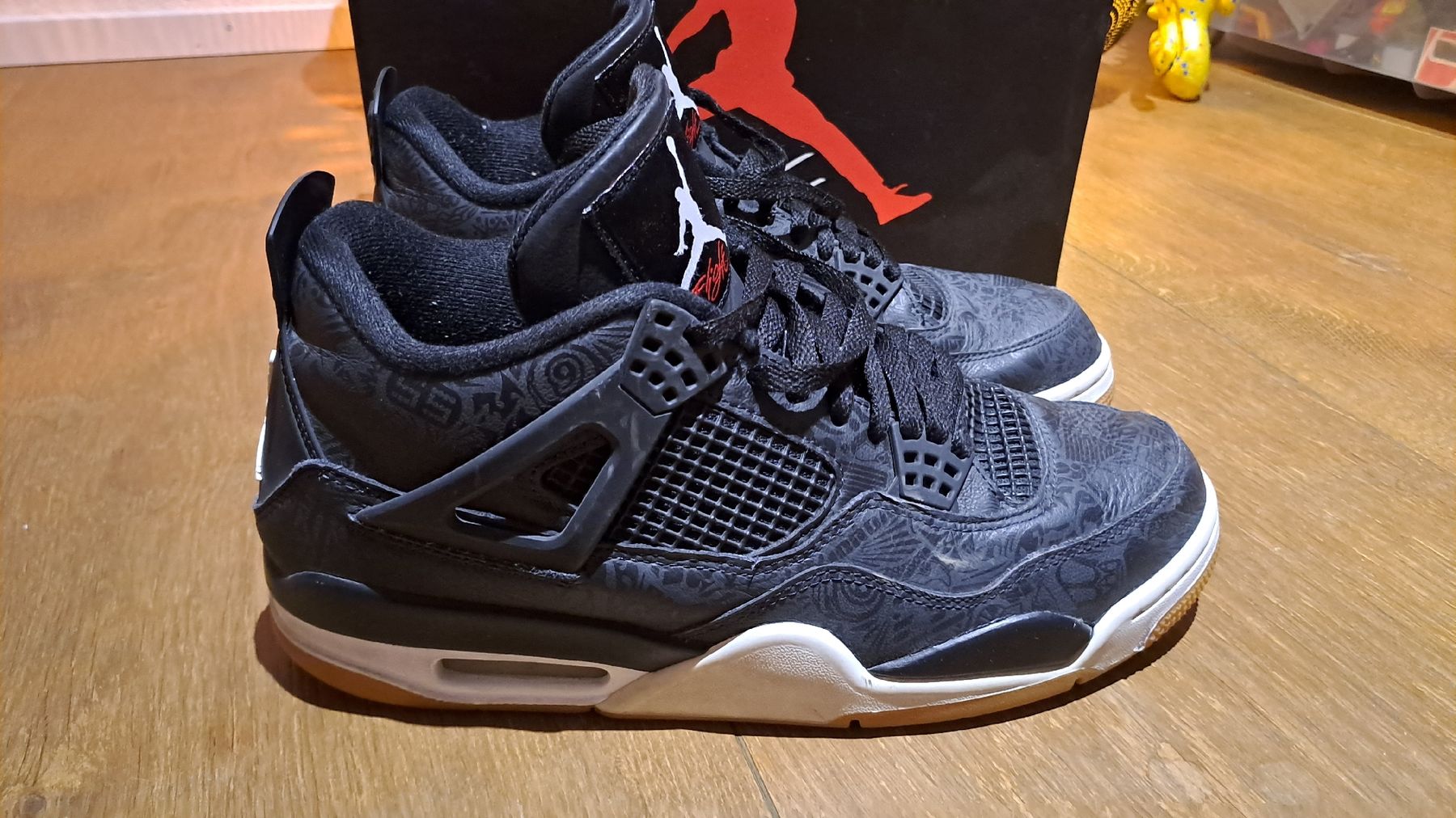 Herrenschuhe: jordan 4 retro – Gebraucht aus Emmenbrücke von jkuster