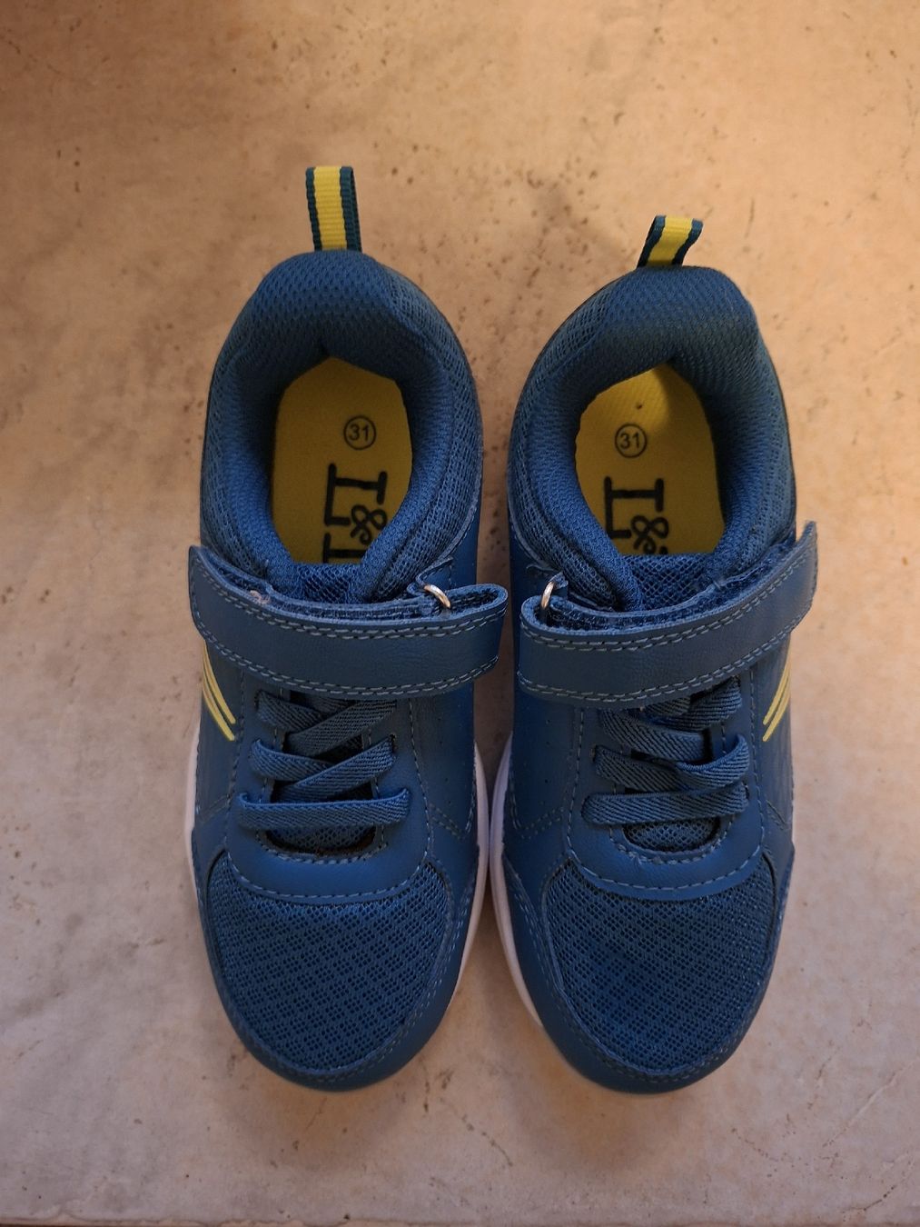Decathlon Scarpe per ragazzi: Turnschuhe, Gr. 31 – Usato da Seuzach venduto da Strandkorb_ 3