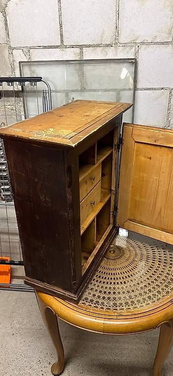 Armadi: Medizinschrank – Usato da Matten(St.Stephan) venduto da ren_r8tw 3