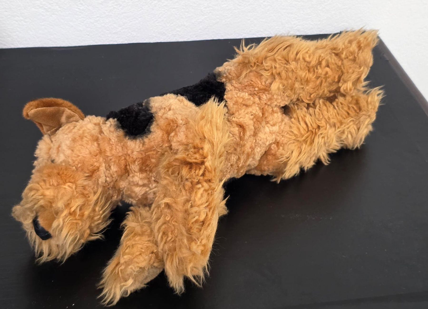 Giocattoli: Plüschtier Airedale Terrier liegend – Usato da Rheinsulz venduto da Dred 6