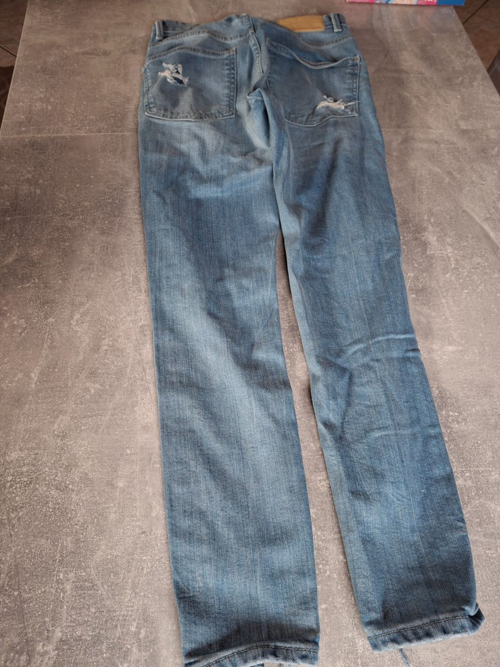 Pull&Bear Jeans: Pantalon jeans avec trous taille 46 - S marque Pull & Bear – Usato da Villiers venduto da san_jn5w 7