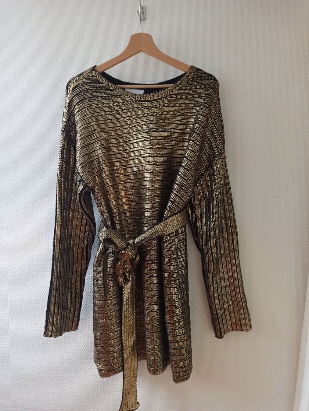 Vestiti: Goldiges Strickkleid | Gold&Silver Paris | One Size – Nuovo (secondo la descrizione) da St. Gallen venduto da syl_575n