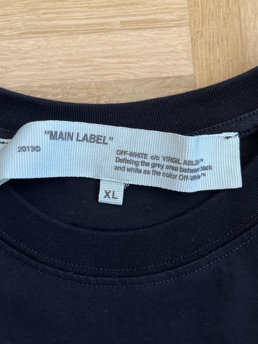 Off-White T-shirts: OFF-WHITE-Shirt schwarz Gr. XL – D'occasion à Zürich par Kleanthy 3