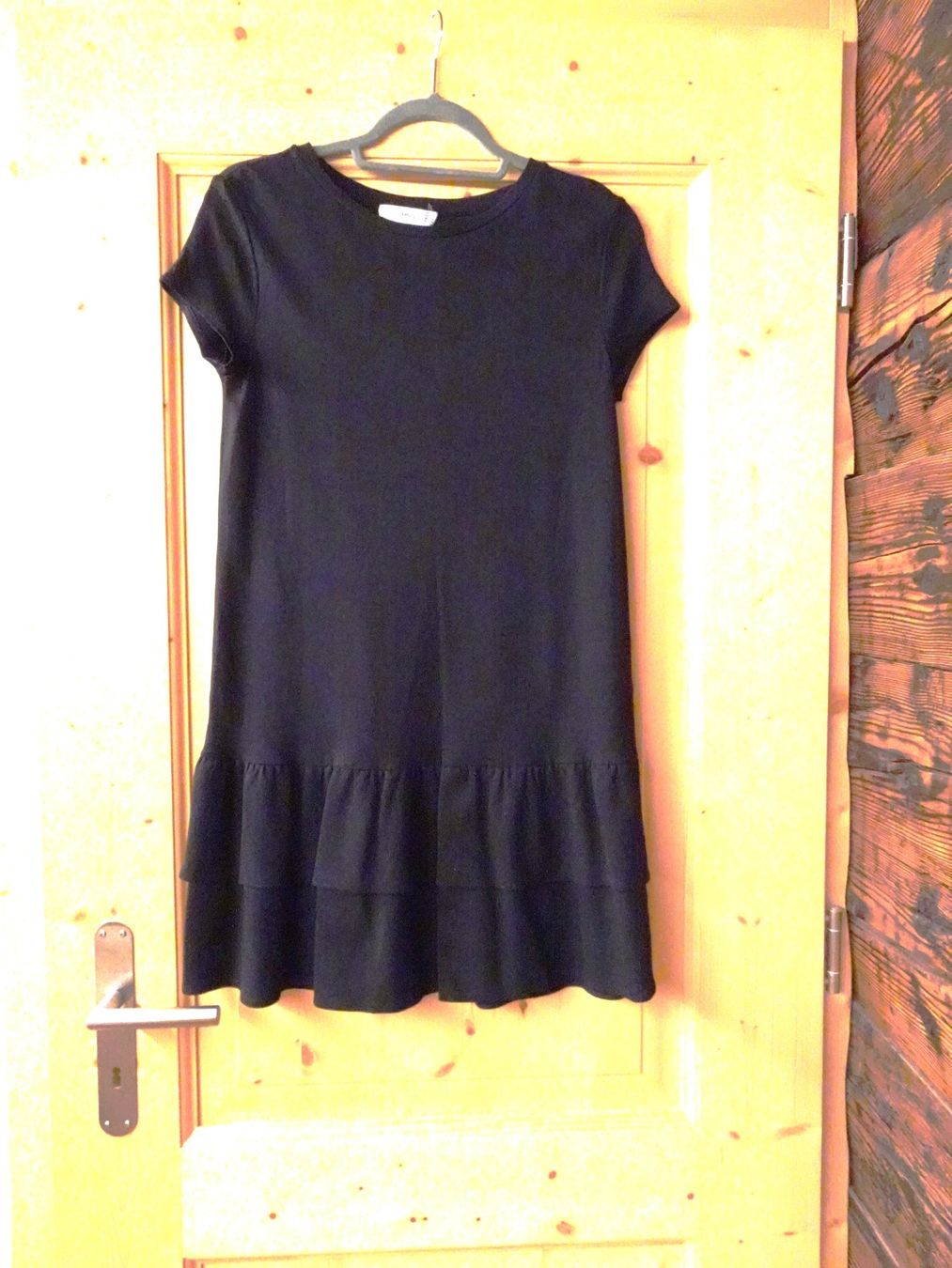 Mango Vestiti: Schwarzes schlichtes Kleid von Mango Gr. M - 42624 – Usato da Küssnacht am Rigi venduto da Good4Deckeli