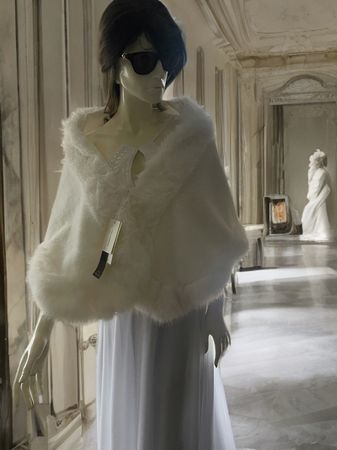 Kuschliger Kunstfellumhang für Hochzeit