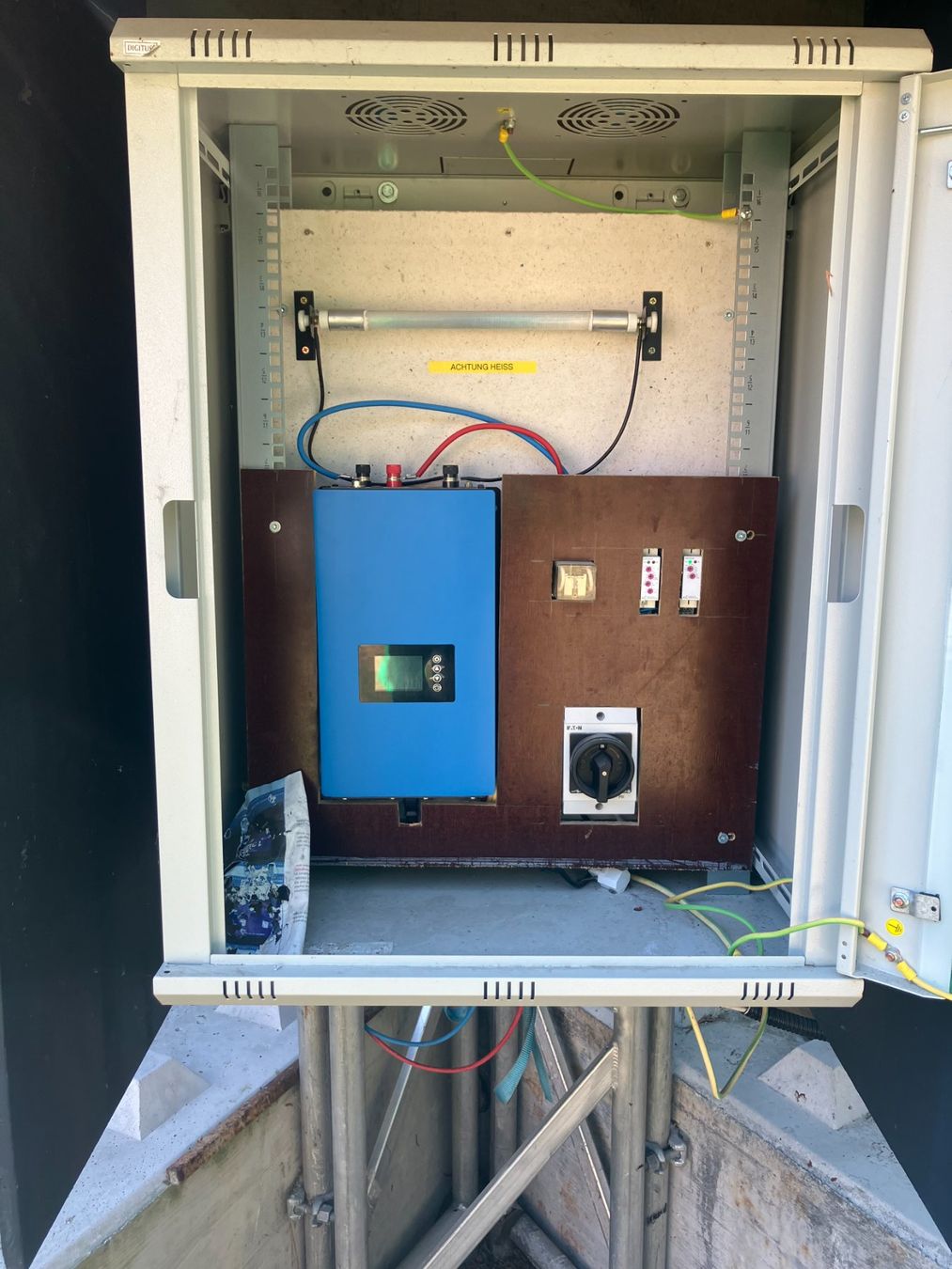Dispositivi a energia solare: Kleinwindgenerator – Usato da Maienfeld venduto da Bluesharph 3