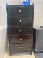 Kommode schwarz mit 5 Schubladen und goldenen Griffen