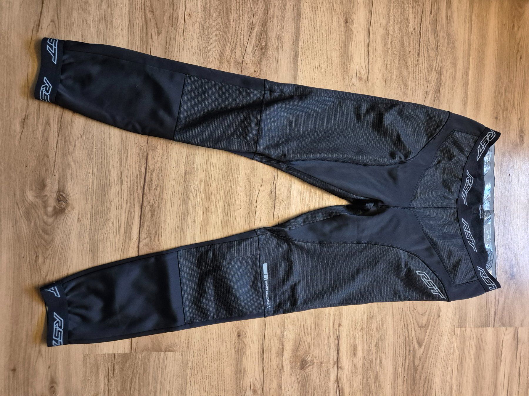 Pantaloni: RST Windblocker Hose – Usato da Grüningen venduto da Tageule