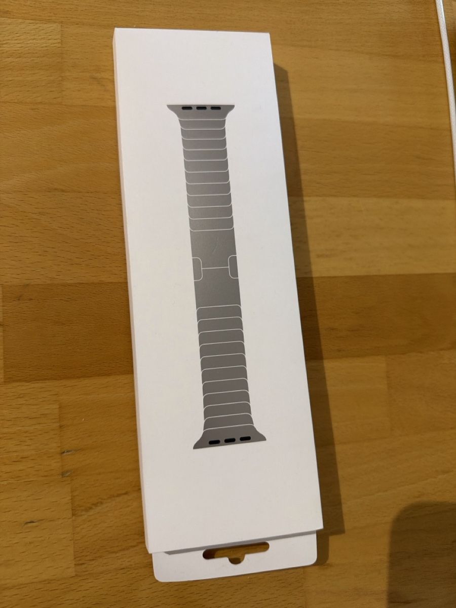 Armbänder & -reifen: Titan Armband von Apple – Neu und originalverpackt aus Lausen von wil_25m7