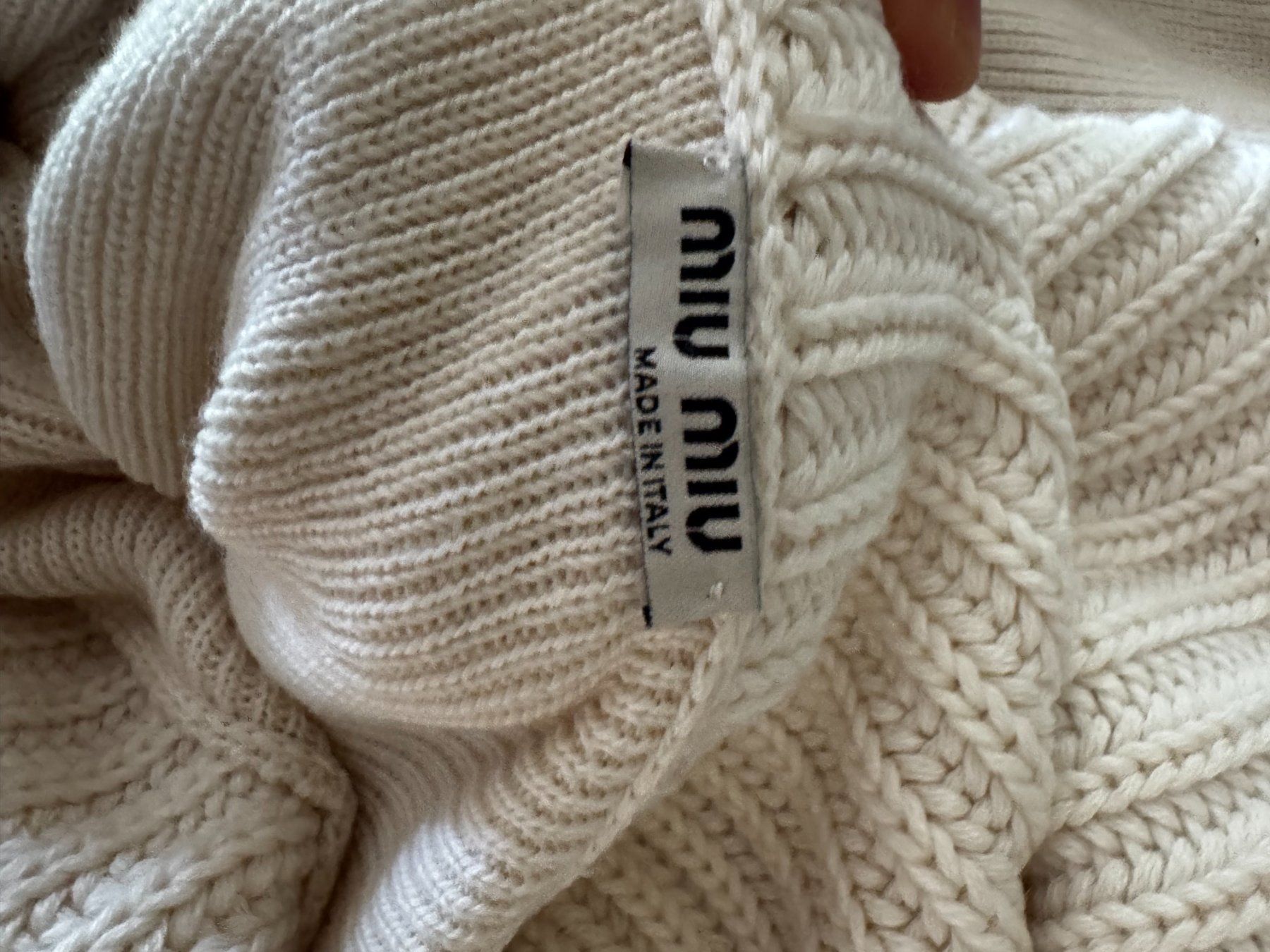 Miu Miu Maglioni & Felpe: Miu Miu Pullover Statement-Kragen Creme Gr. M (38) – Usato da Winterthur venduto da sallawong 2