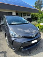 Toyota Prius Hybrid 7 Sitze 2015