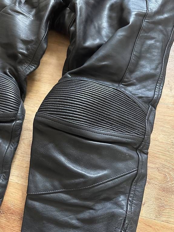 Hosen: Lederhose Motorrad/Töff Grösse S/M – Gebraucht aus Tägerwilen von _Moonlight_ 2