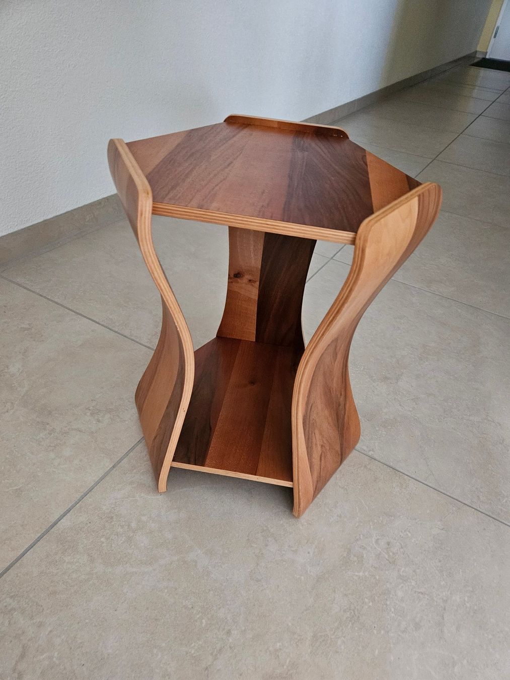 Pfister Sgabelli: Hocker/Beistelltisch – Nuovo (secondo la descrizione) da Birrwil venduto da Mischabel1 1
