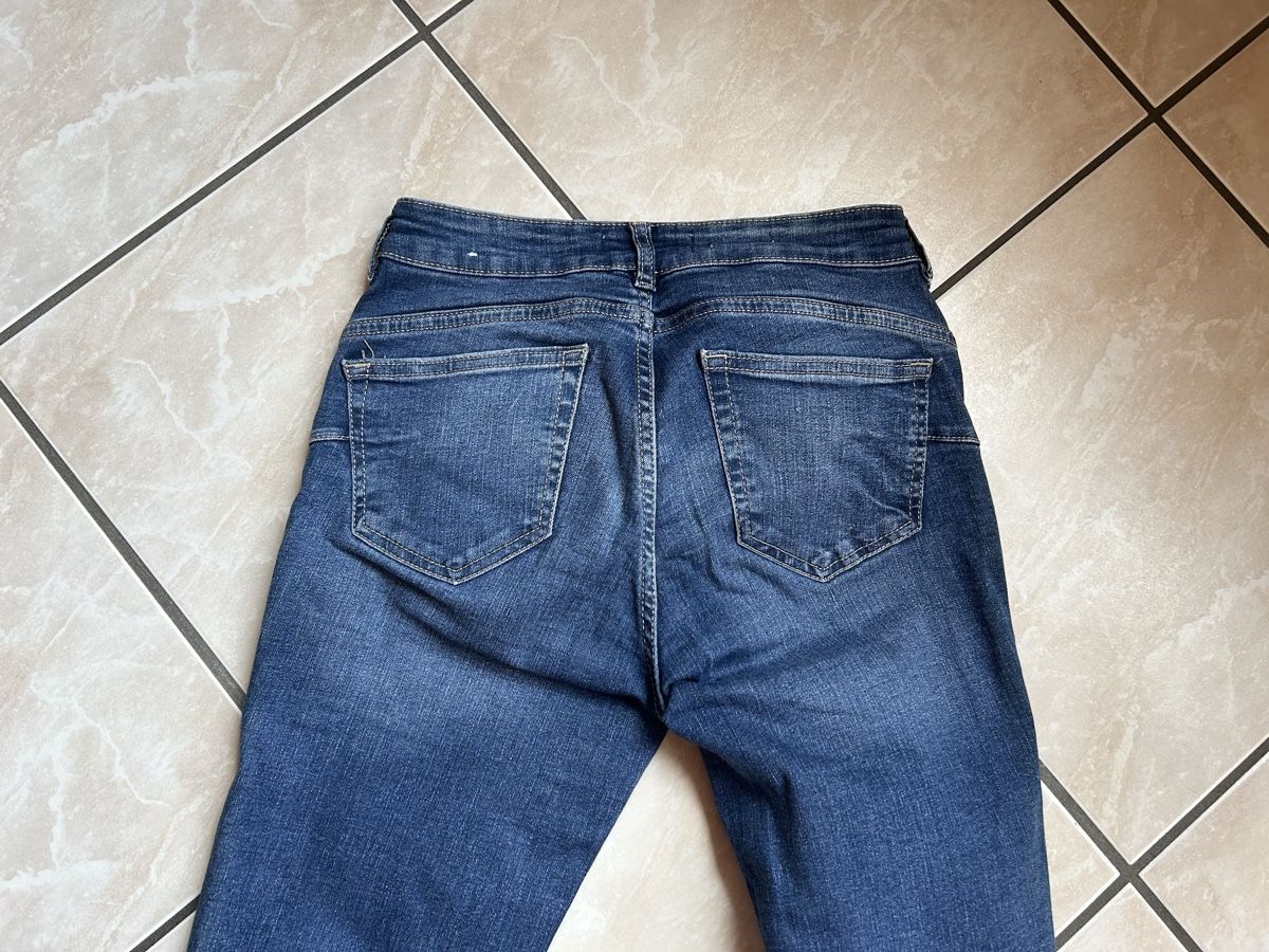 Mango Jeans: Jeans Mango – Gebraucht aus Courrendlin von loko2910 3