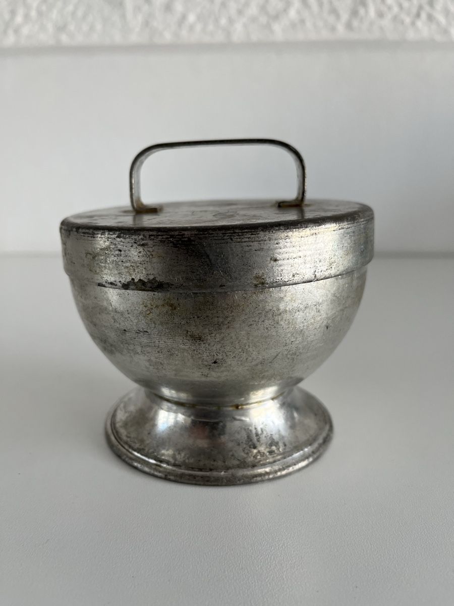 Tutte le decorazioni: Alte Pudding-Form aus Metall – Usato da Wetzikon ZH venduto da seli03 2