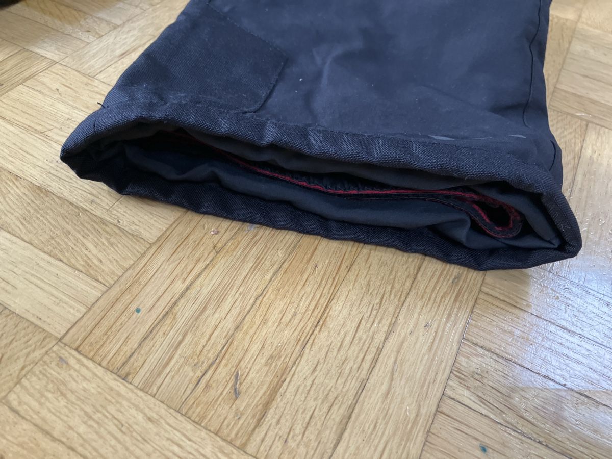 Pantaloni: Pantaloni da sci Belowzero neri taglia 128 in ottimo stato – Usato da Binningen venduto da julioskij 2