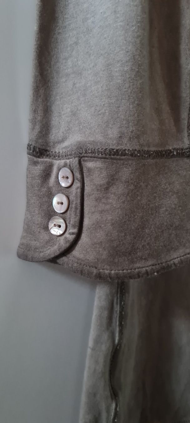 Nile T-Shirts: Nile LangarmShirt taupe Grösse L – Neu (gemäss Beschreibung) aus Bäriswil BE von irwu 2