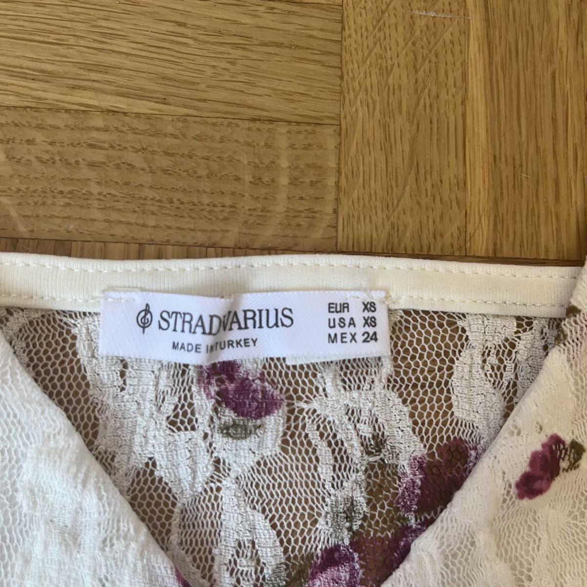 Stradivarius Top: Top Stradivarius fleuri dentelle taille XS – Usato da Vevey venduto da jul_xh6s 1
