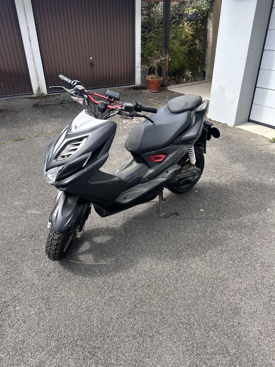 Scooter: Yamaha Aerox – Usato da Biel/Bienne venduto da Supermoto8