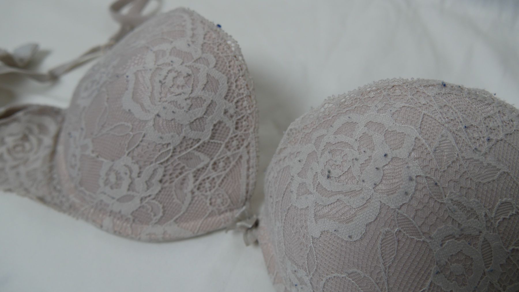 Intimissimi Altra biancheria intima: Intimissimi BH Spitze beige weiss hell Luxus – Usato da Zürich venduto da julia_vina 1