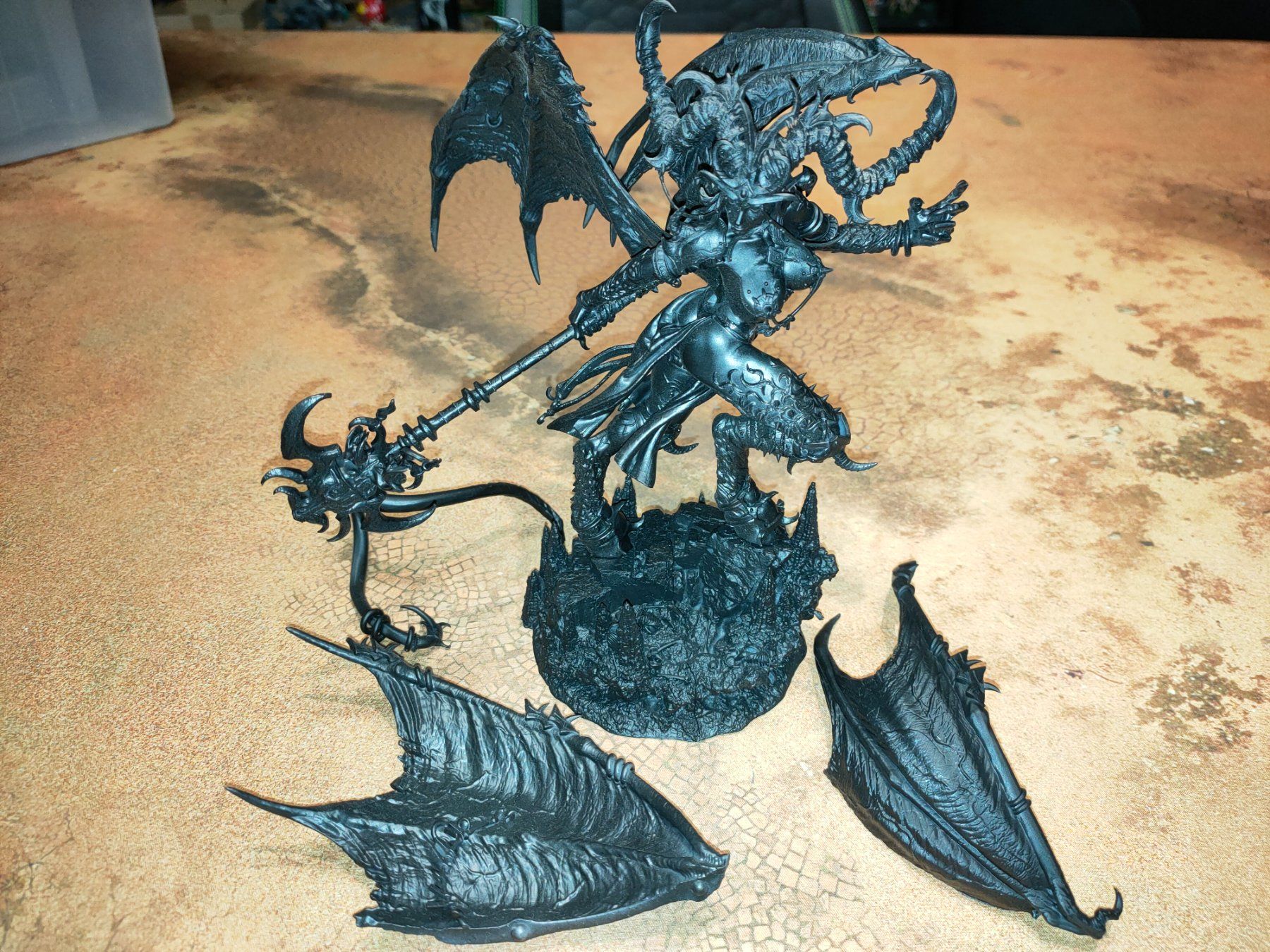 Modellbausätze & Standmodelle: Dämonin für Warhammer oder ähnliches geeignet – Gebraucht aus Baden von Araneus
