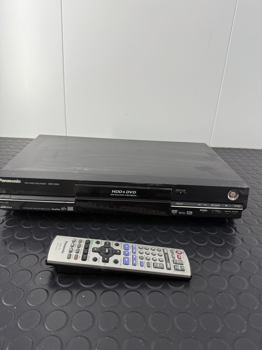 Panasonic Registratori: Panasonic DVD Recorder DMR-E55H mit Fernbedienung – Usato da Muttenz venduto da reb_6z2t