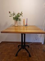 Gastrotisch Holztisch quadratisch mit Gussfuss