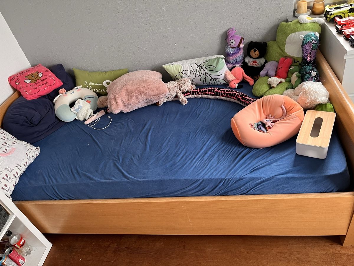 Betten: Bett mit Matratze – Gebraucht aus Rheinau von Empirie 4