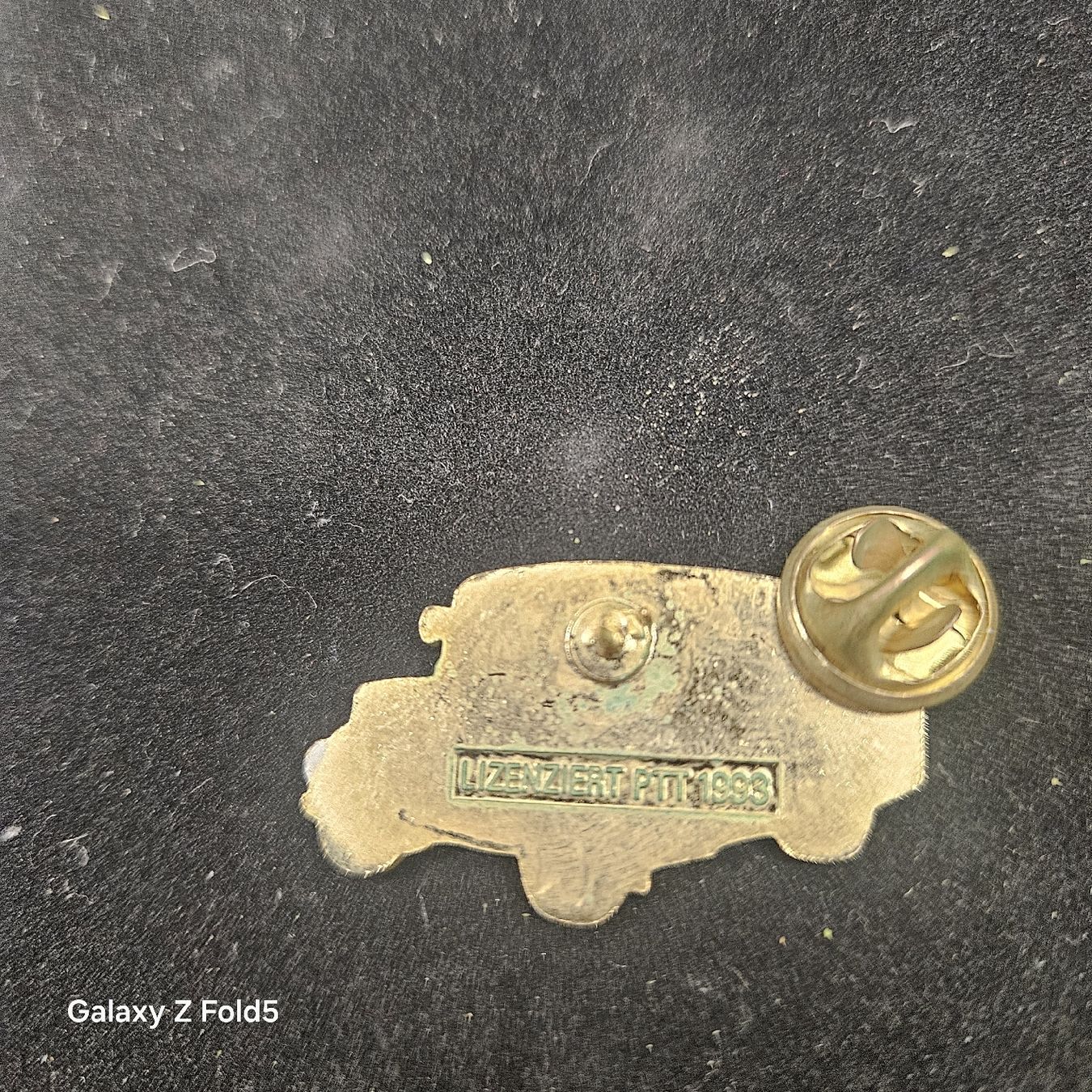 Plaketten & Abzeichen: Gelber Bus Pin / Anstecker, Lizenzert 1993. – Neu (gemäss Beschreibung) aus St. Gallen von urs_j5tp 1