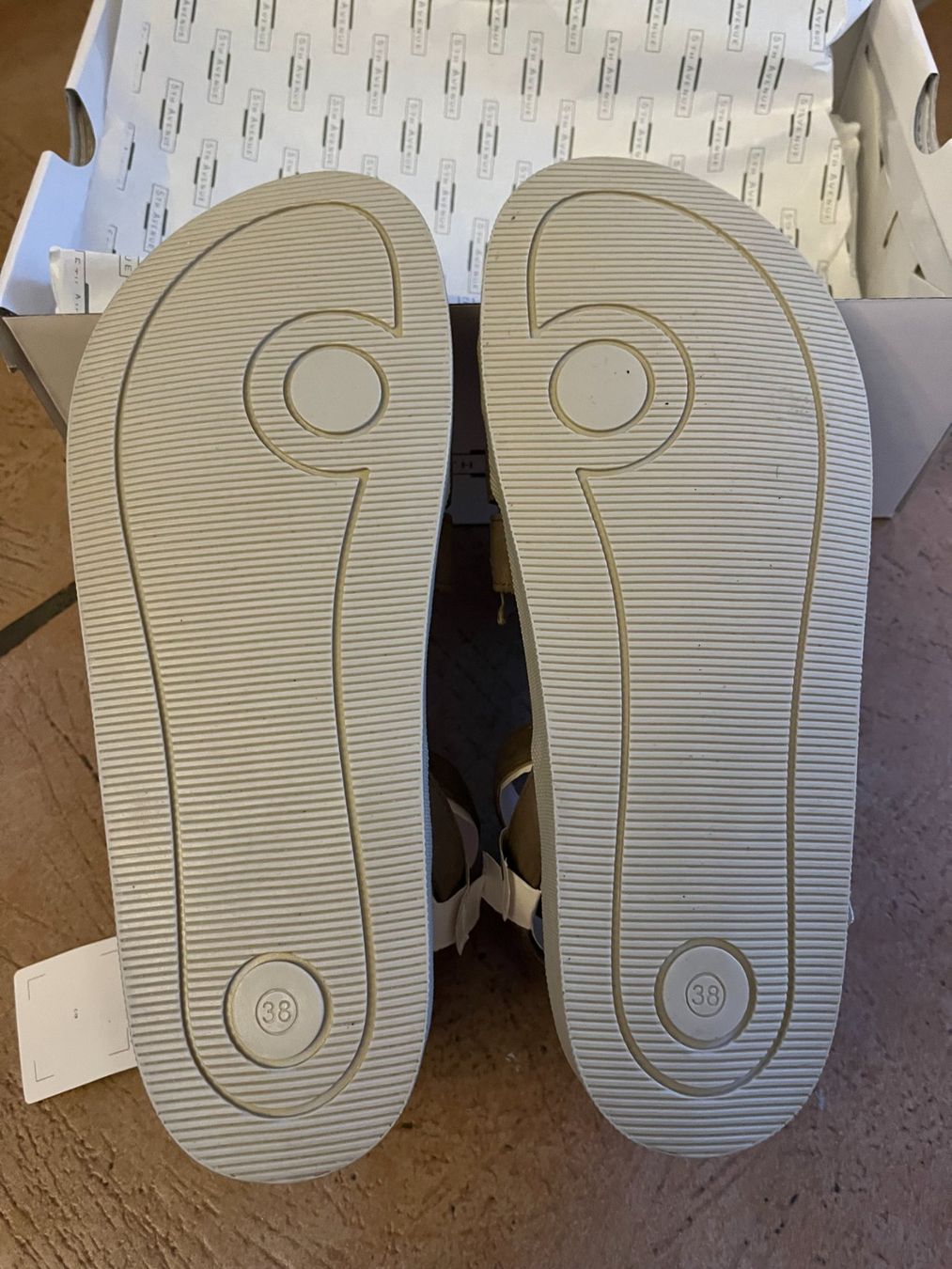 Scarpe da donna: Leder Sandale Gr  38. Fabrikneu – Nuovo e nell'imballaggio originale da Rekingen AG venduto da Barmaleus 3