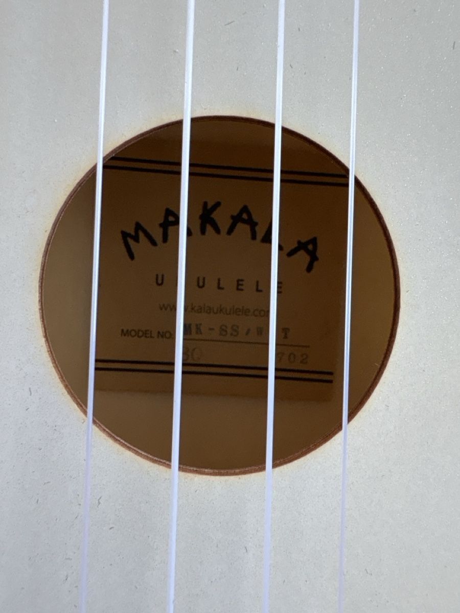 Musikinstrumente: Makala Ukulele White Soprano Shark Model New – Neu (gemäss Beschreibung) aus Nyon von Iamher 3