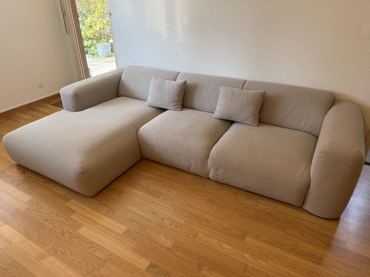 Sofas: Ecksofa in hellem Stoff mit Récamiere  – Neuf (Voir description) à Oberwil BL par Hariva 2