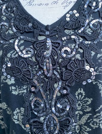 Superbe pull coton ME FASHION broderie et séquins t.42