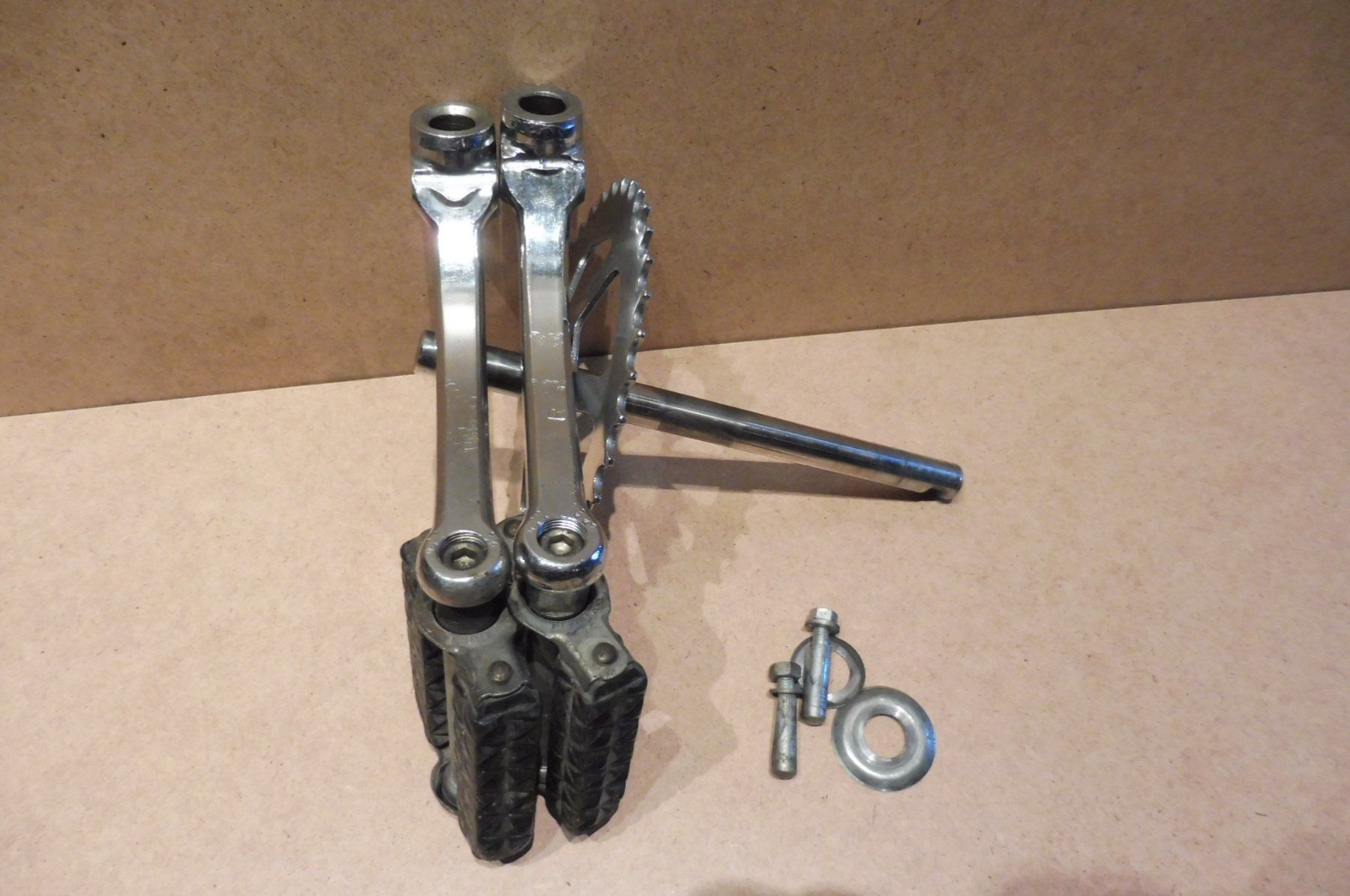 Puch Parti ricambio per ciclomotori: Puch Tretgarnitur-Set. Maxi / NG-2A o. a. Modelle. – Usato da Widnau venduto da Dowe61 3