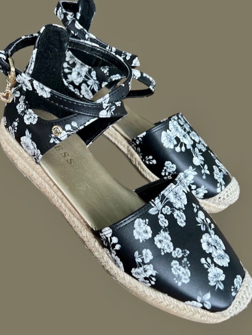 Guess Scarpe da donna: Guess sandales – Nuovo (secondo la descrizione) da Vuisternens-Romont venduto da gol_xp6p 5