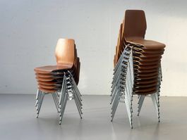 Stapelstühle aus Formschichtholz mit Chromgestell, 1970er