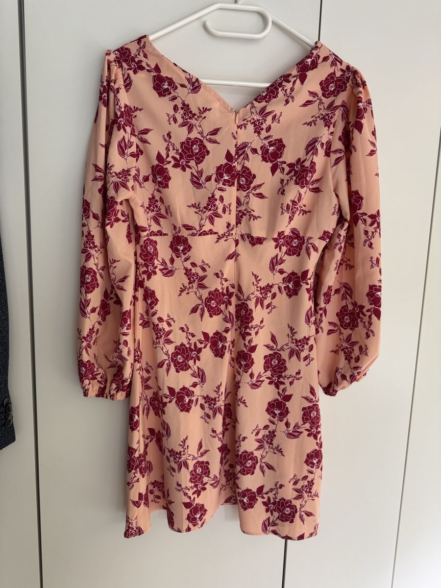 Vestiti: ✨Wunderschönchönes Kleid mit Blumenmuster, Grösse M✨ – Nuovo (secondo la descrizione) da zürich venduto da Bailey17 2