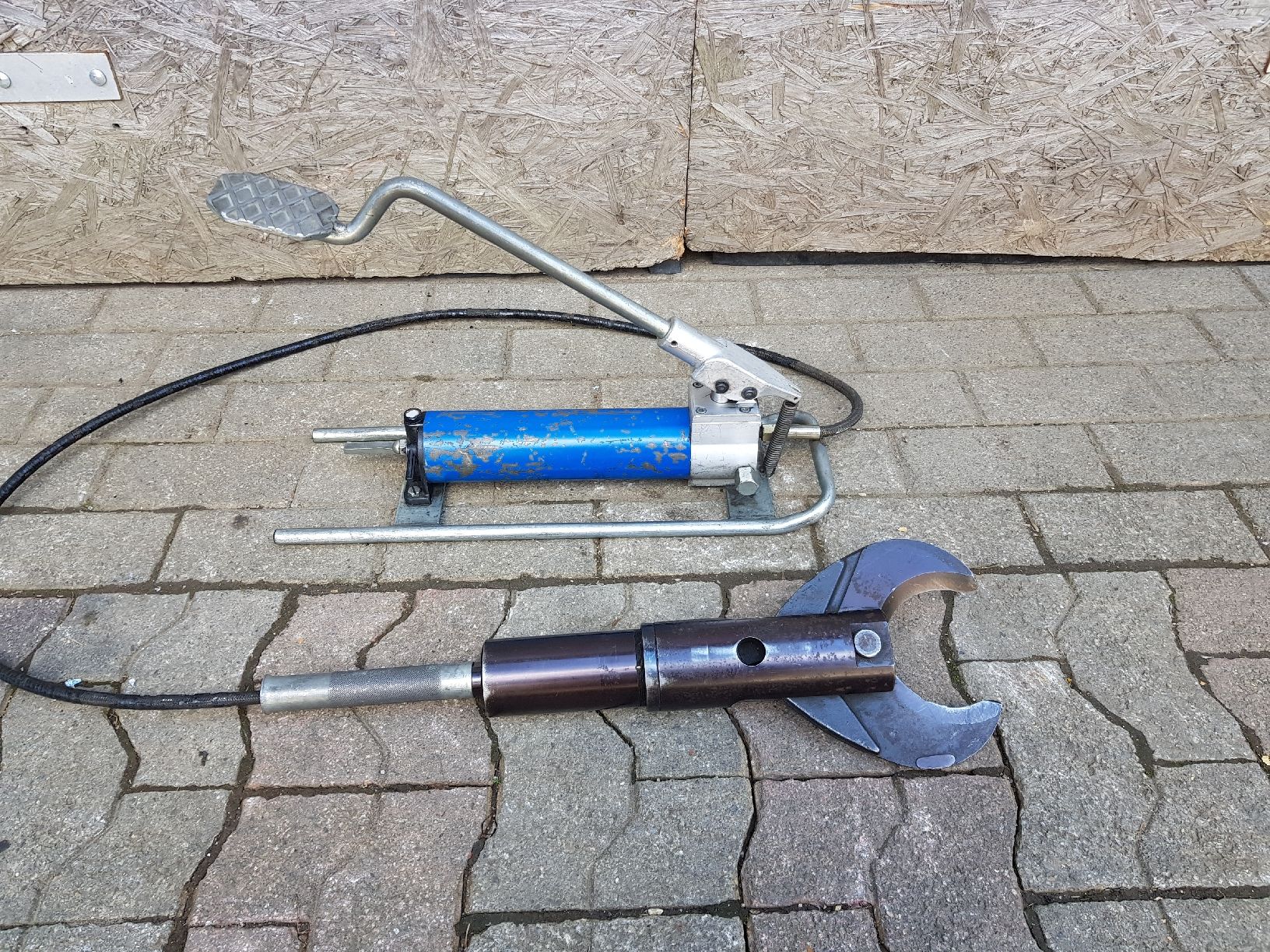 Tutti gli attrezzi: Hydraulische Kabelschere, Feuerwehr Schere Rettungsschere – Usato da Brunnadern venduto da p..... 3