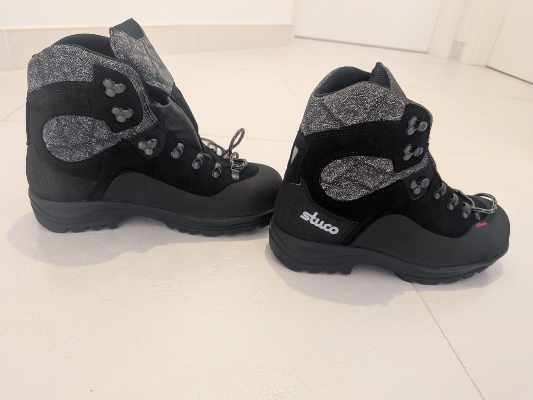 Scarpe da uomo: Chaussures de sécurité Stuco – Nuovo e nell'imballaggio originale da Cortaillod venduto da Cocotte9031 1