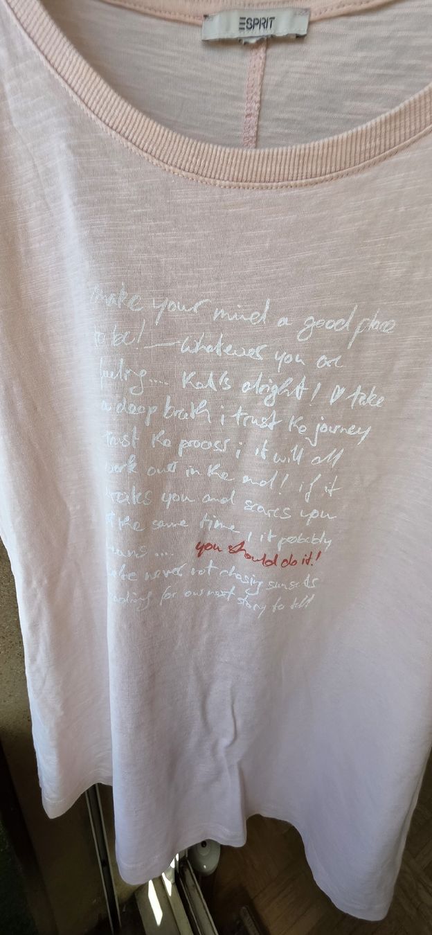T-Shirts: Tshirt Rose clair Esprit – Gebraucht aus Yverdon-les-Bains von van_dq65 2