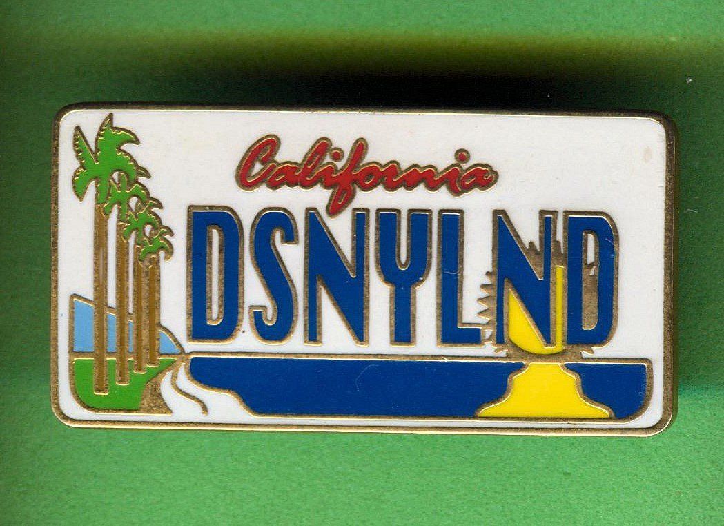 Disney Placchette & Badge: DISNEY  California  DSNYLND – Usato da Winterthur venduto da Sammleroase
