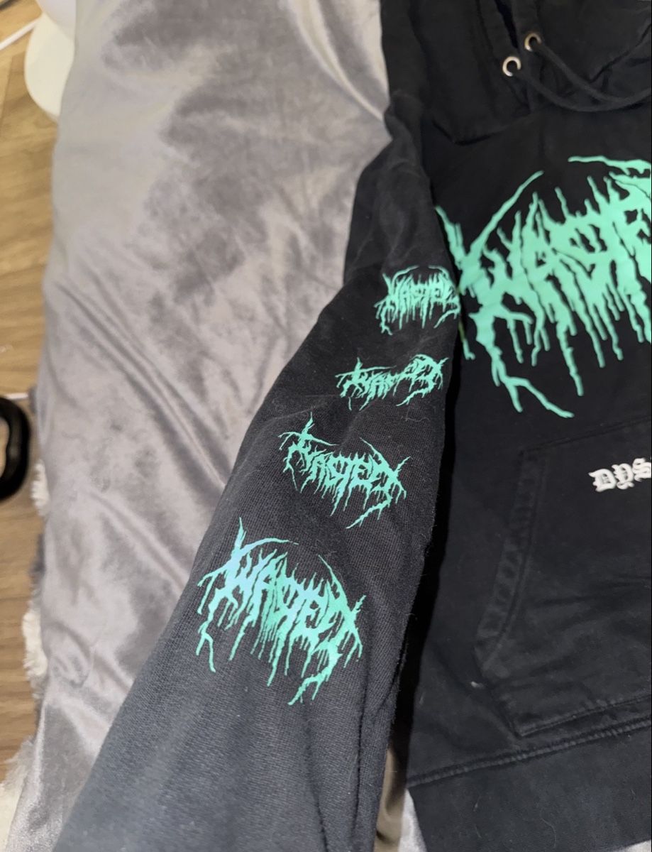 Pulls & Sweat-shirts: WASTED PARIS HOODIE – D'occasion à Muri AG par rah_x6jr 2