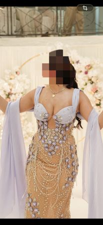 Abendkleid in Lila mit Blumensteinen