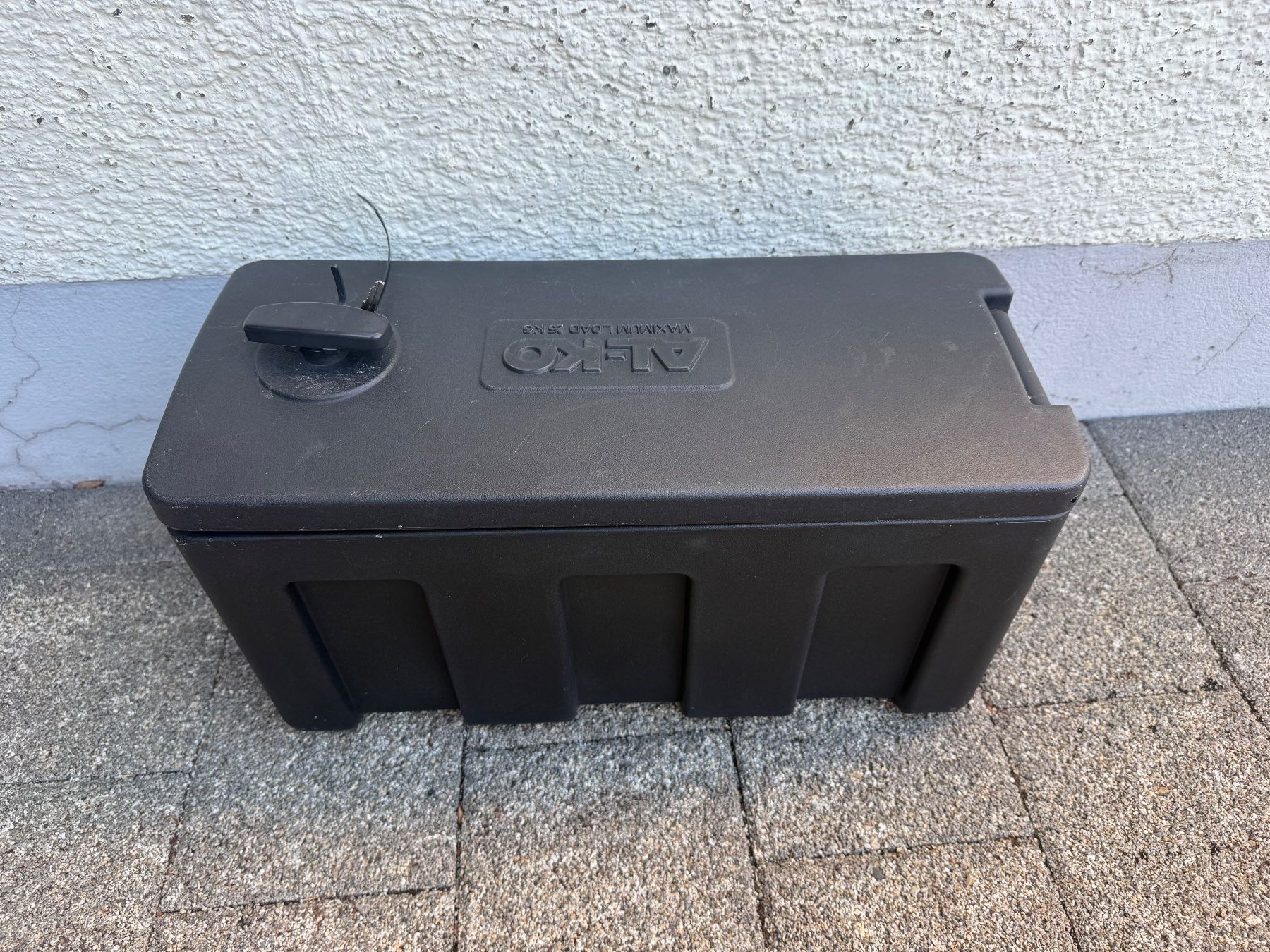 Rimorchi: Anhänger Kunststoff Staubox ALKO L=515 B=220 – Usato da Wettingen venduto da bar7