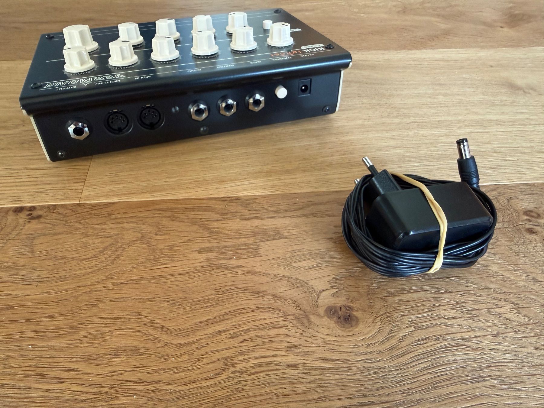 Vermona Strumenti musicali: Vermona Kick Lancet, neuwertig – Nuovo (secondo la descrizione) da Winterthur venduto da csimmux 1