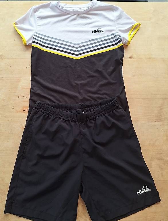 Lotti & Set di vestiti: Ellesse Sportkombi Gr.140 – Usato da Seewis-Dorf venduto da GAGAGAGSGAGA
