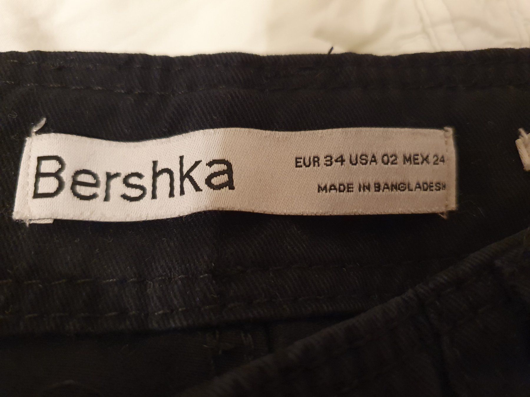 Bershka Pantaloni: Coole Cargo Hose von Bershka – Usato da Kloten venduto da Hektor44 3