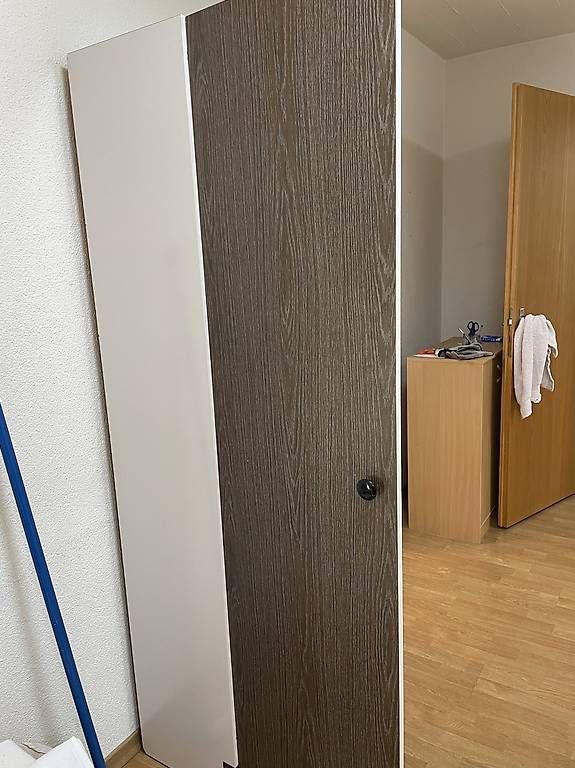 Armadi: Schrank 44 x 180 x 35.5 – Usato da Gebenstorf venduto da Hhedy 3