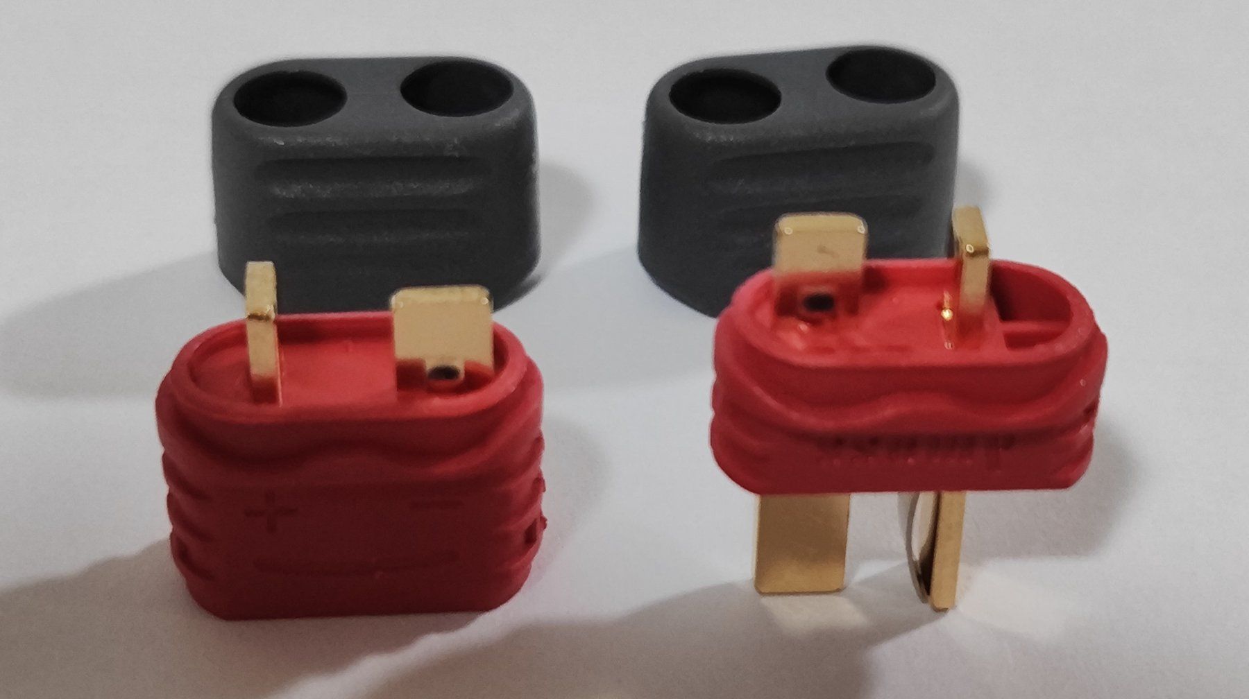 Modellismo RC: Set T-Deans Stecker - 5 Stecker & 5 Buchsen mit Kappen – Nuovo e nell'imballaggio originale da Uzwil venduto da Bruchpilot64 2