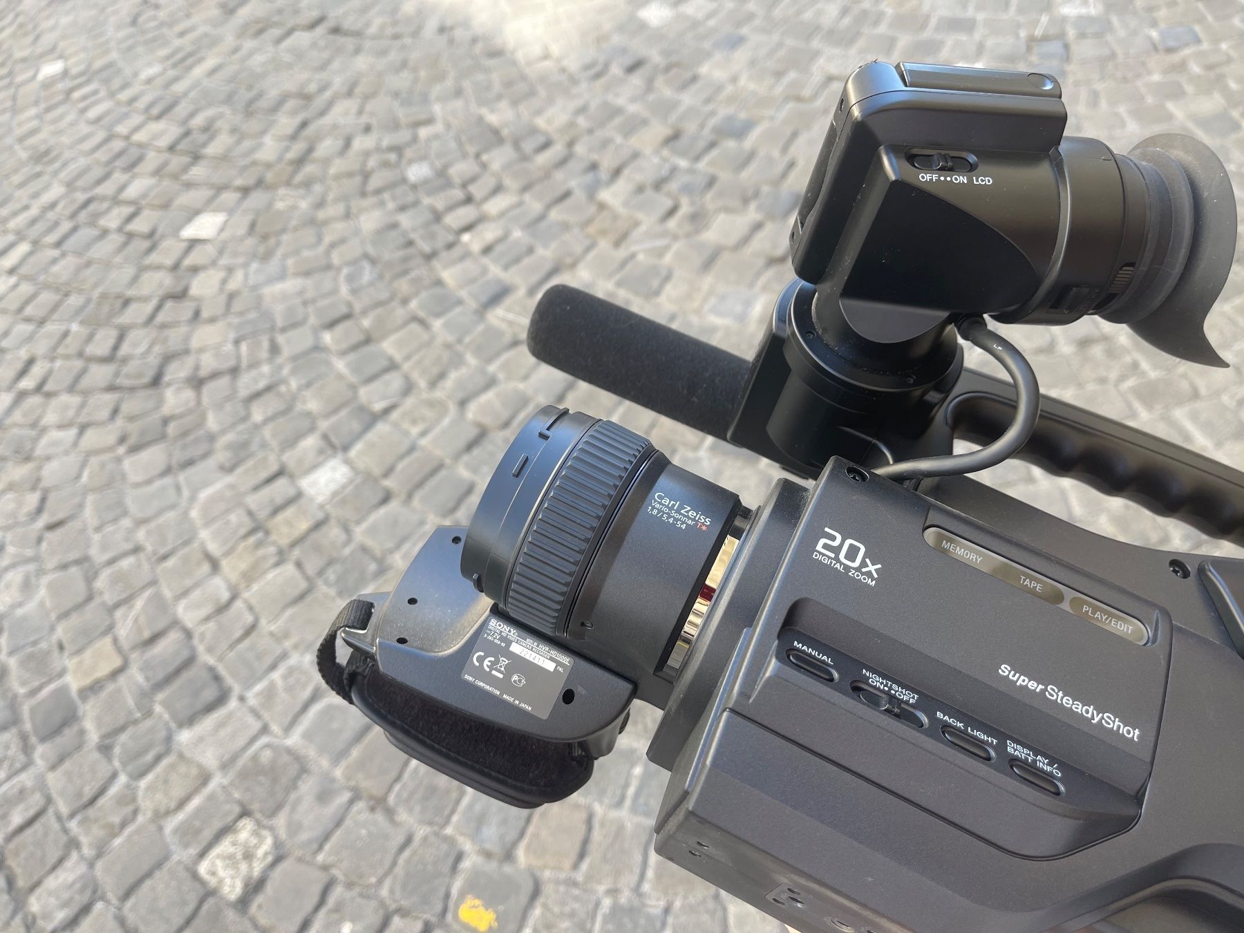 Treppiedi & Teste: Sony HVR HD1000E   Profi Schulter Comcorder  L.GRATIS – Usato da Thun venduto da usmlieferung 6
